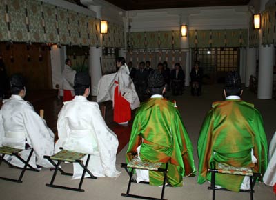 日枝神社での奉納書初展奉告祭の様子