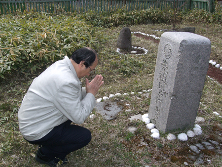 古釜布の日本人墓地