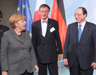 ベルリンで開催された日独フォーラムに出席、参加者と討論、メルケル首相とも面談